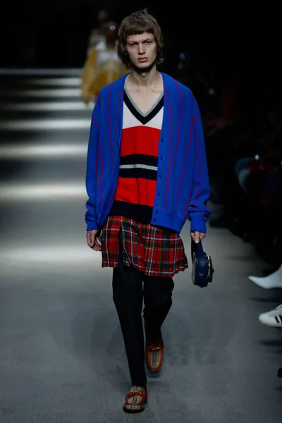 Look 29